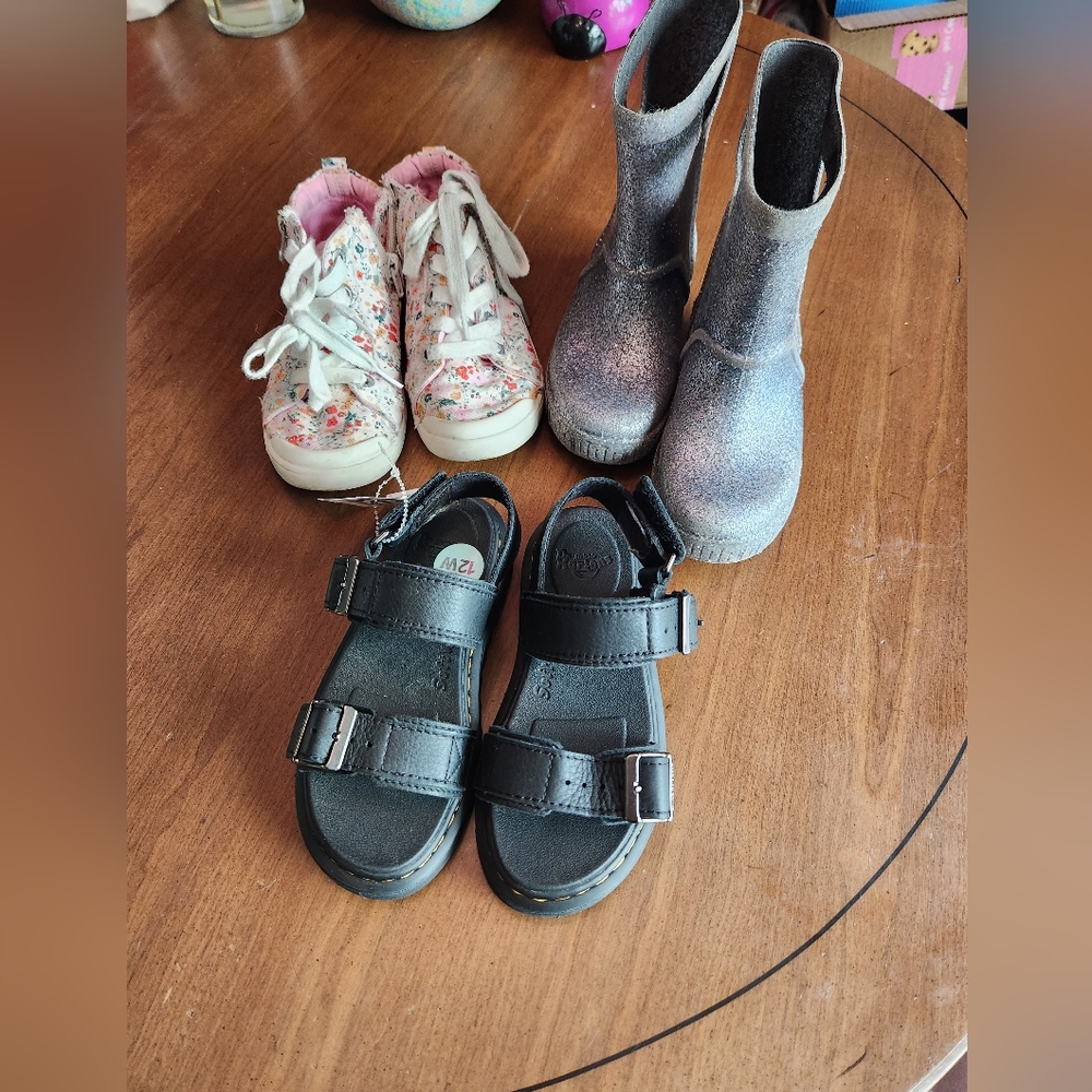 Girls Size 12 Ugg Rain Boots Sparkle Grey,new Doc Martins, Blowfish Flowers